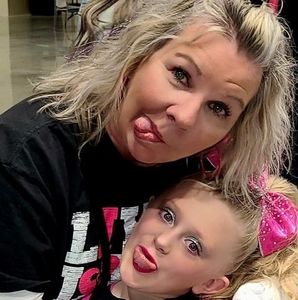 Meet your Posher, Cheri